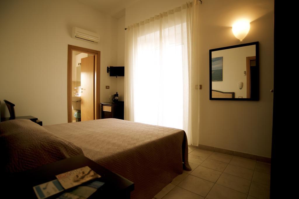 Le Antiche Porte Peschici Buitenkant foto